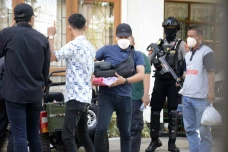 KPK Geledah Rumah Pribadi...