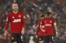 Derita Berlanjut, MU...