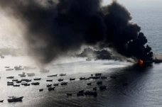 Israel Serang Pelabuhan...