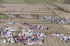 Warga Ciamis Gelar Salat...