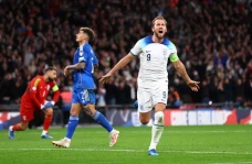 Hajar Italia 3-1, Inggris...