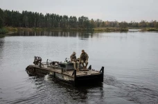 Militer Ukraina Suplai...