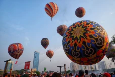 Warna-Warni Festival...