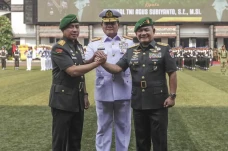Panglima TNI Pimpin...