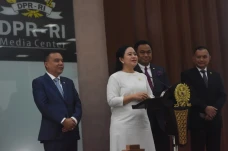 DPR Terima Surat Presiden...