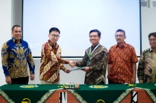 SwipeRx Jalin Kerjasama...