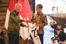 Didampingi Gianni Infantino,...