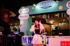 Penonton Music Zone...