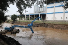 Pengerukan Kali Ciliwung...