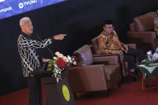 Ganjar-Mahfud MD Dialog...
