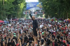 Lautan Manusia Hadiri...