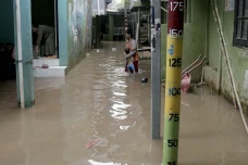 Banjir Masih Menggenangi...