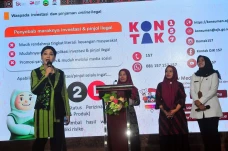 OJK Gelar Literasi Keuangan...