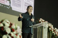 Hary Tanoesoedibjo Menghadiri...