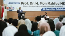 Mahfud Ajak Mahasiswa...