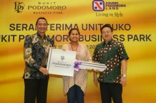Serah Terima Perdana...