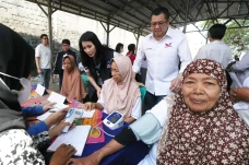 HT dan Liliana Kunjungi...
