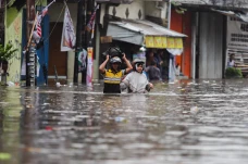Hujan Deras, Jalan Kemang...