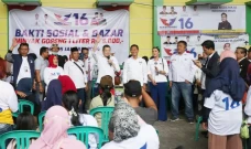 HT Tinjau Bazar Minyak...