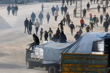 Tiba di Rafah, Truk...