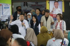 Peduli Rakyat Kecil,...