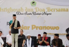 Ganjar Pranowo Hadiri...