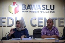 Temukan DPT Ganda di...