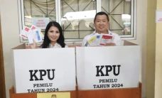 HT dan Keluarga Nyoblos...