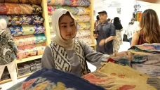 Batik Benang Ratu Kembangkan...