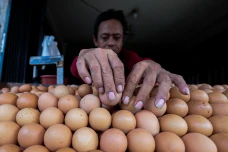 Jelang Bulan Puasa,...