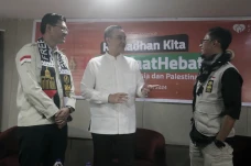 Rumah Zakat Targetkan...