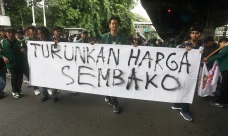Harga Sembako Naik,...
