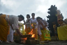 Prosesi Tawur Agung...