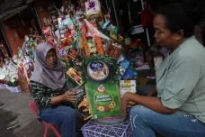 Jelang Idul Fitri, Penjualan...