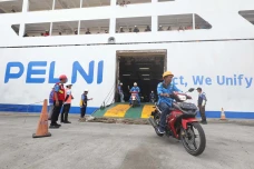 Gelombang Pertama Arus...