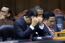 MK Tolak Seluruh Gugatan...
