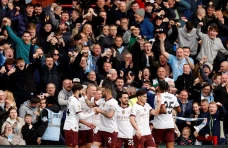 Menang 2-0, Man City...