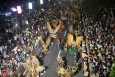 Potret Kemeriahan Parade...
