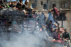 Evakuasi Warga Palestina...