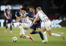 Toulouse Kalahkan Paris...
