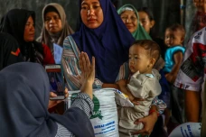 Potret Pembagian Bantuan...