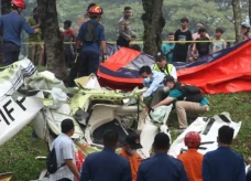 Pesawat Latih Jatuh...