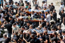 10 Warga Palestina Tewas...