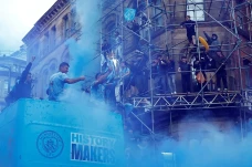 Parade Biru Manchester...