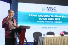 Hary Tanoesoedibjo Hadiri...