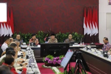 Menko PMK Gelar Rapat...