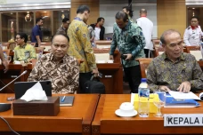 PDN Diretas, DPR ke...