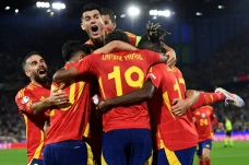 Bantai Georgia 4-1,...