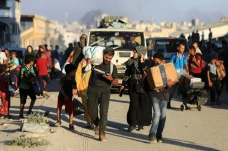 Warga Palestina Diperintahkan...