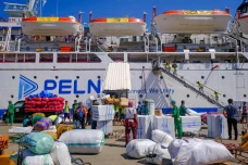 Transportasi Laut Pelni...